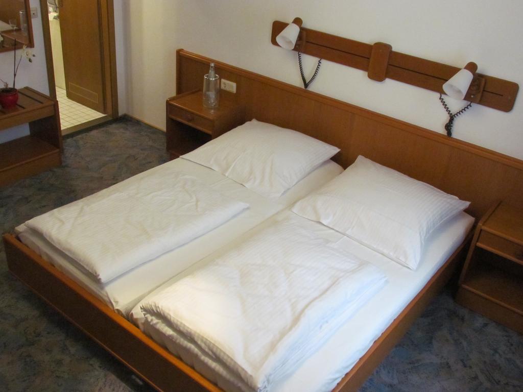 Hotel Stadt Mainz Schwabenheim an der Selz Ruang foto