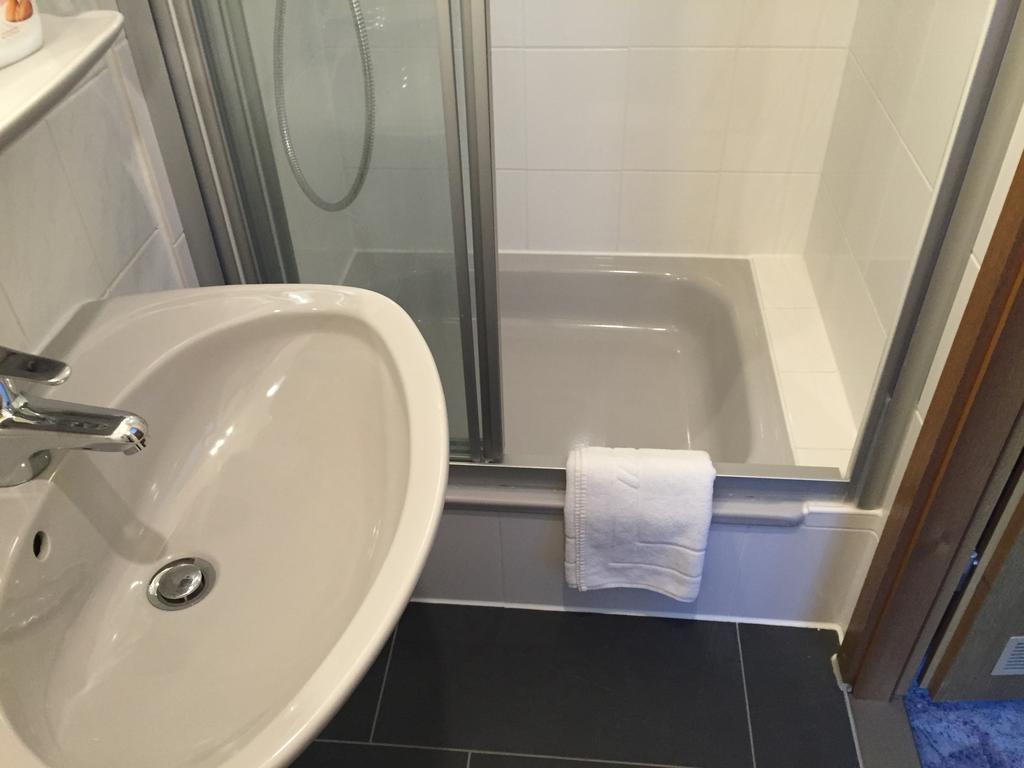 Hotel Stadt Mainz Schwabenheim an der Selz Ruang foto