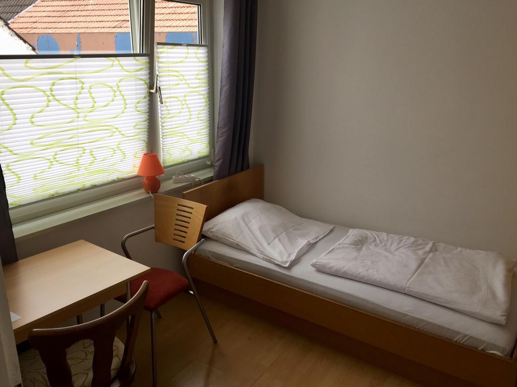 Hotel Stadt Mainz Schwabenheim an der Selz Bagian luar foto