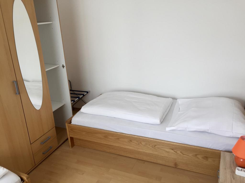 Hotel Stadt Mainz Schwabenheim an der Selz Bagian luar foto