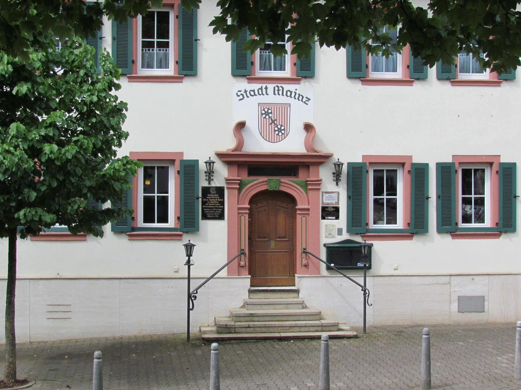 Hotel Stadt Mainz Schwabenheim an der Selz Bagian luar foto