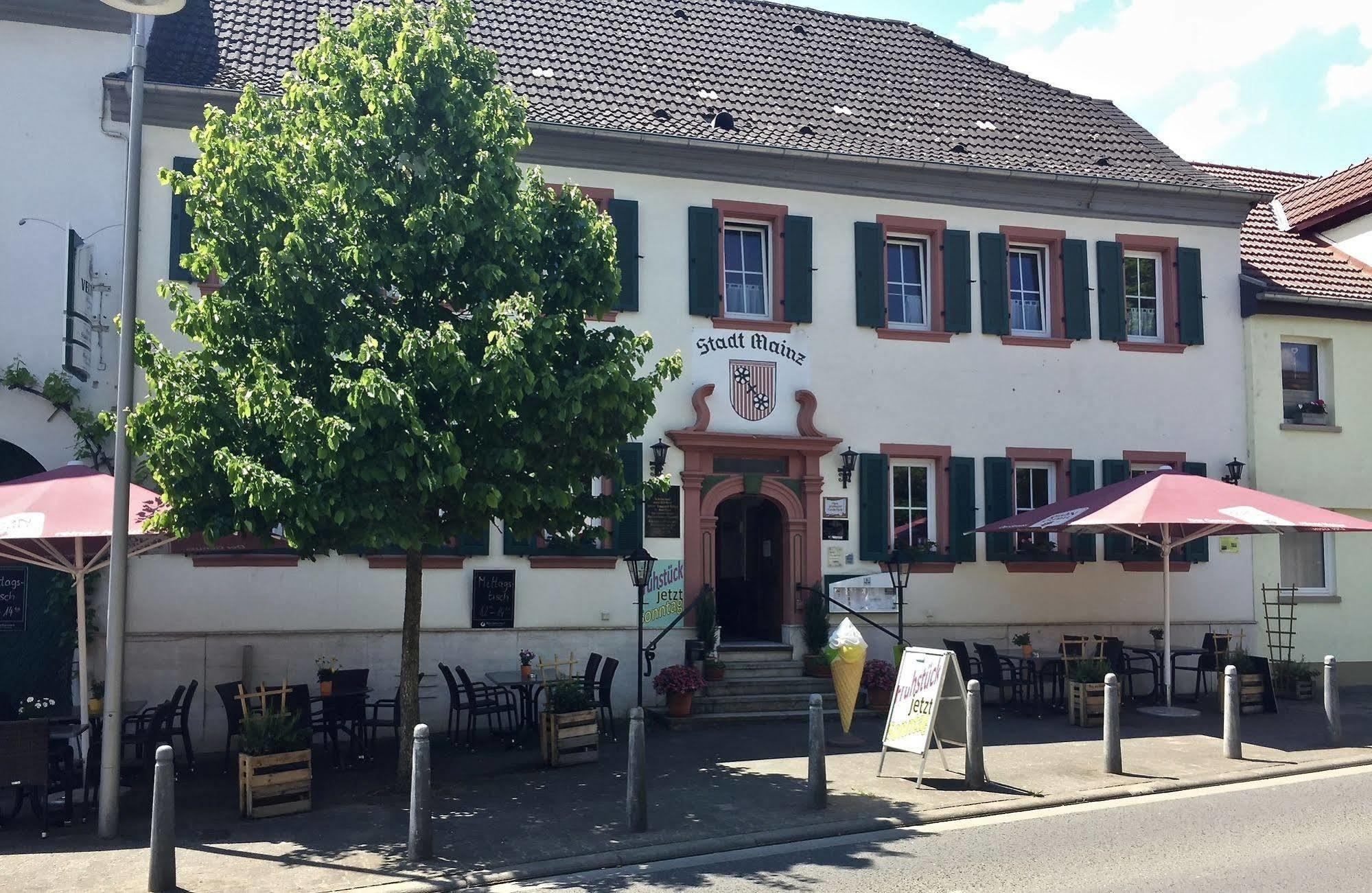 Hotel Stadt Mainz Schwabenheim an der Selz Bagian luar foto